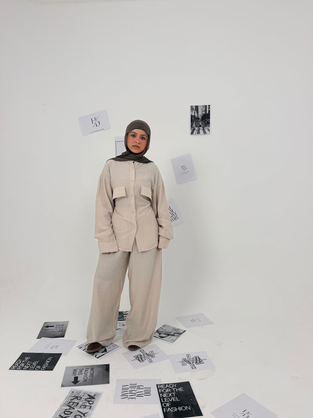 Beige linen signature