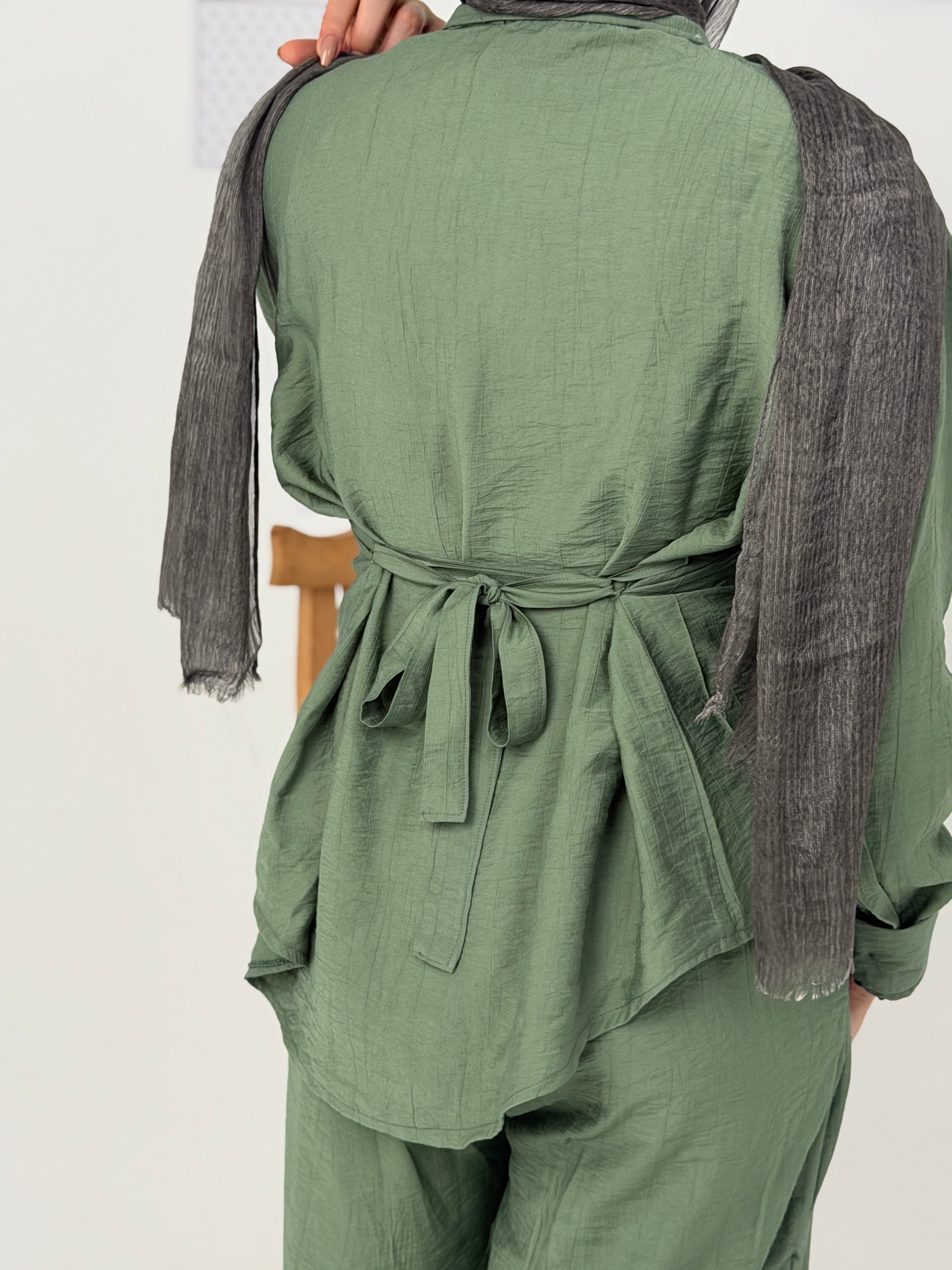Green galaxy linen