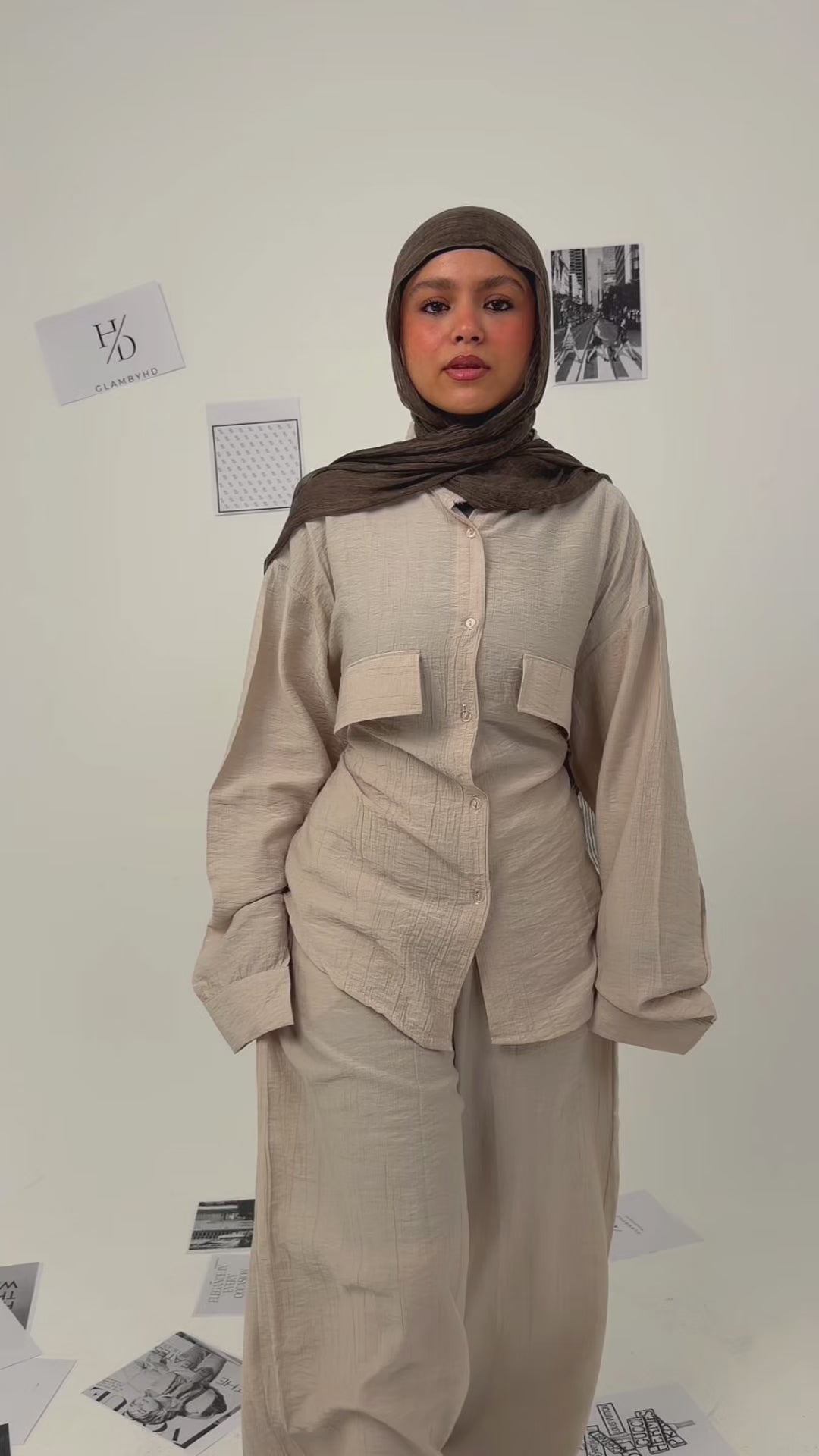 Beige linen signature